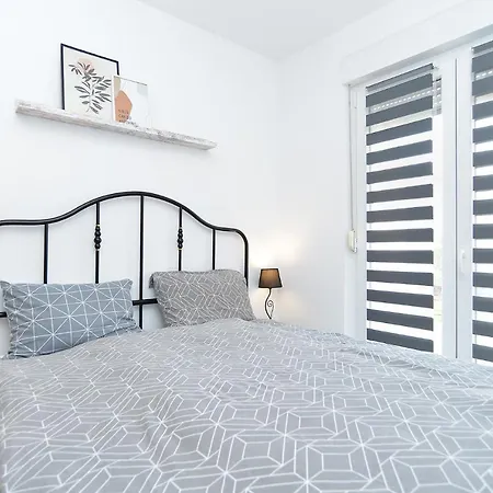 Апартаменти Apartmensts Arsen 928 *