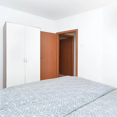 Apartament Apartmensts Arsen 928 *