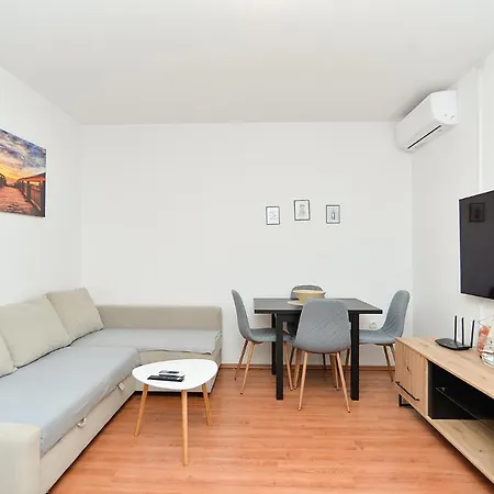 Апартаменти Apartmensts Arsen 928