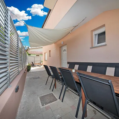 Apartmensts Arsen 928 Апартаменти *