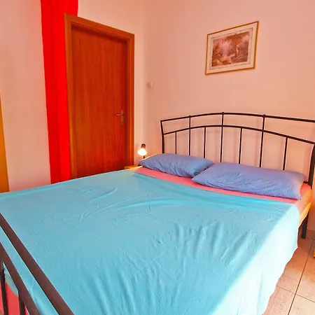 Apartmensts Arsen 928 Апартаменти