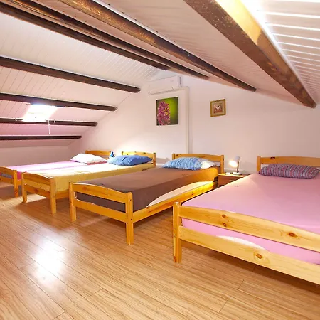 Apartmensts Arsen 928 Pola