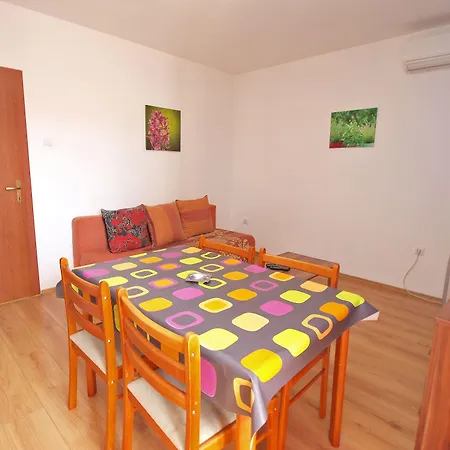 Apartmensts Arsen 928 Апартаменти