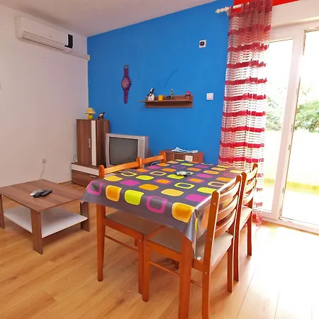 Apartmensts Arsen 928 Апартаменти