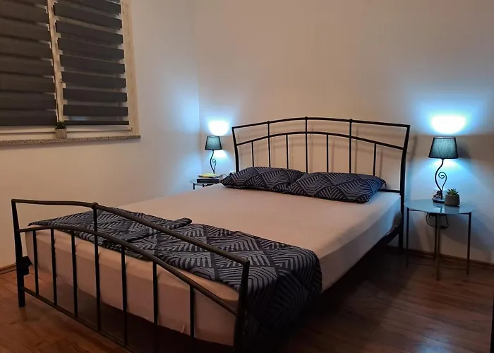 Apartmensts Arsen 928 * פולה